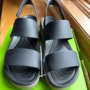 NWT Crocs Brooklyn low wedge sandals size 10
